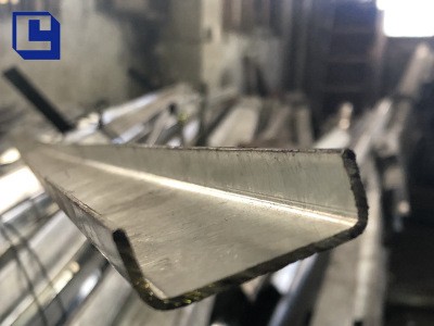 各种规格 U型钢 厂家生产直销配送 冷弯导轨吊轨定做 质量保证