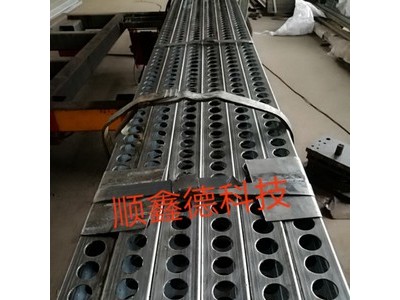 各种冷弯型钢,冲孔打孔加工