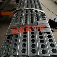 各种冷弯型钢，冲孔打孔加工