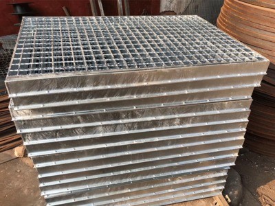 热镀锌钢格板格栅板多规格定制 耐腐蚀热镀锌平台水沟盖板踏步板