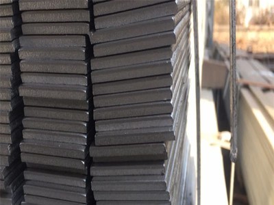 供应q235镀锌扁钢 热镀锌扁钢 镀锌扁钢30*3 规格全