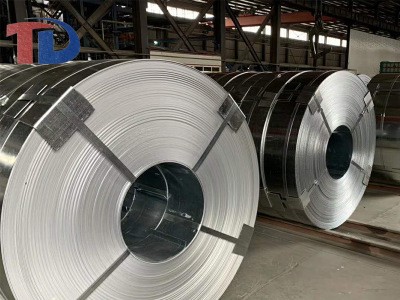 现货供应 带钢 镀锌带钢 可分条开平 小飞剪各种规格带钢