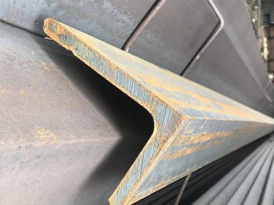 Q235B热轧不等边角钢 定制热镀锌角铁冲孔万能角钢拉弯三角铁现货