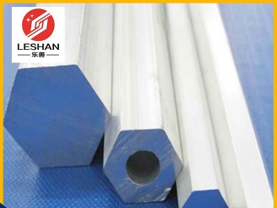 厂家直销六角铝棒大直径铝棒6061可切割规格大直径铝板材六角铝棒