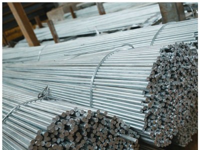 厂家供应建筑工程用镀锌圆钢可定制机械制造用热浸Q235B镀锌圆钢