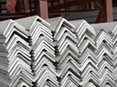 厂家供应 热镀锌角钢 镀锌角钢 不等边角钢