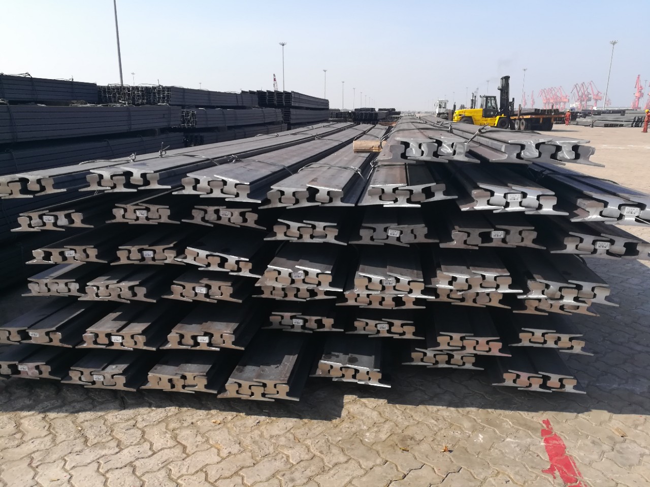 云南 75KG QU60锰钢轨 德标钢轨执行标准