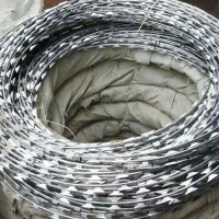 厂家现货支持定制监狱护栏网热镀锌防护网看守所护栏网刀片刺绳