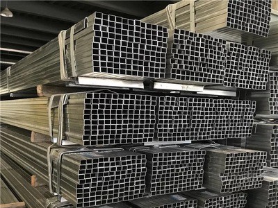 厂家现货镀锌无缝钢管规格齐全果园大棚工业用脚手架Q235B钢圆管