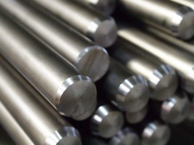 供应2cr13不锈铁钢棒2cr13实心铁棒2cr13不锈铁磨光元 可调制剥皮