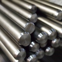供应2cr13不锈铁钢棒2cr13实心铁棒2cr13不锈铁磨光元 可调制剥皮