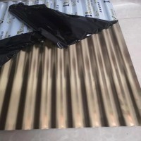 香槟金不锈钢波浪板圆弧表面贴膜波纹板厚0.6*836宽长2440