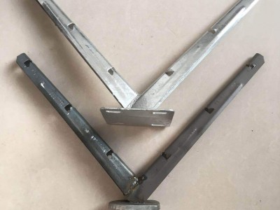 厂家批发刺铁丝绳铁蒺藜护栏加高防攀爬支架 刺绳三角架