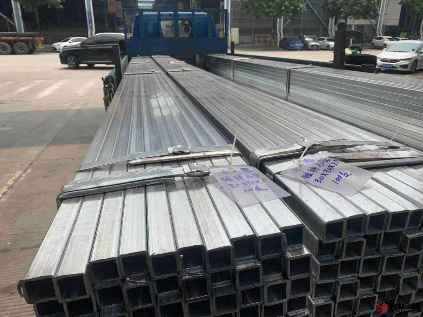 镀锌方管52