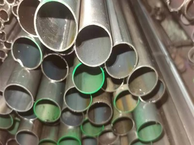 壁厚0.6-1.5光亮白铁管 热轧冷轧家具焊管 小口径黑退铁管