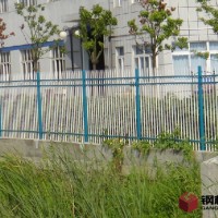 供应云南楚雄道路隔离栏**栏杆