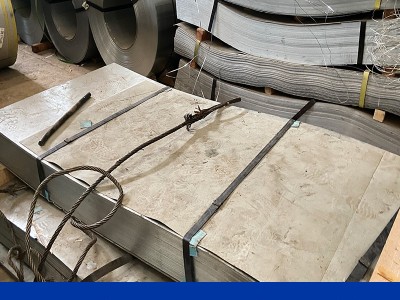 镀锌板无花无油高锌层高强度镀锌钢板卷云南批发开平分条铁皮